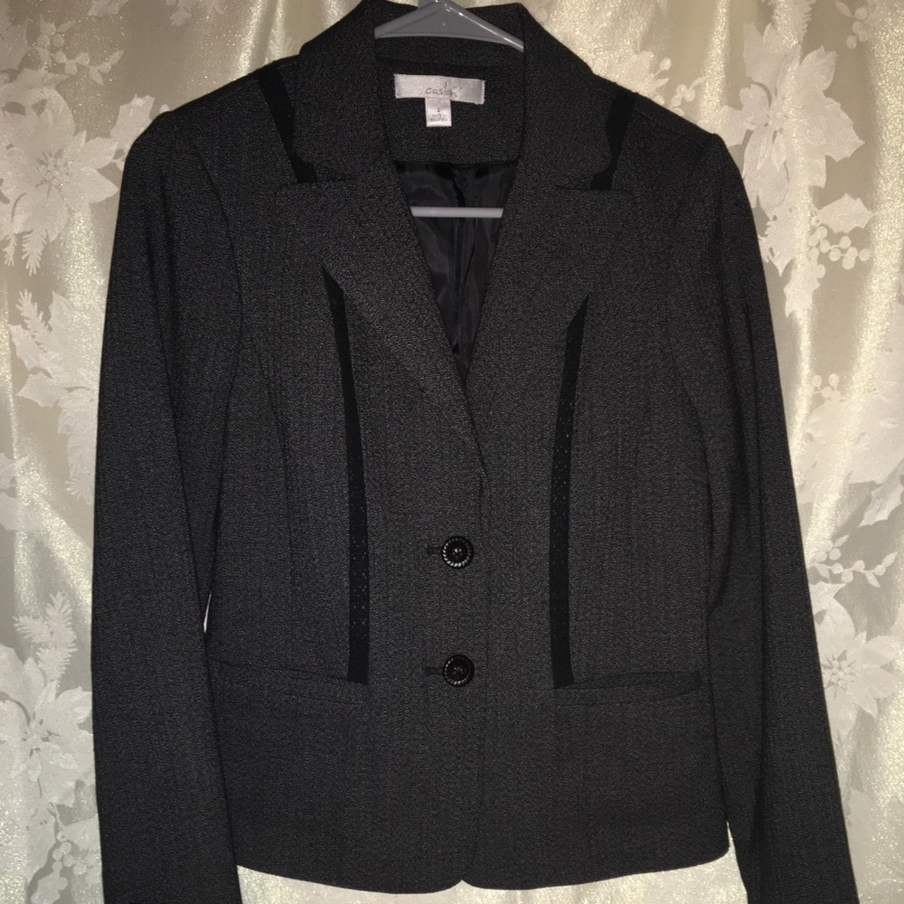 Casion grey blazer with lace details.